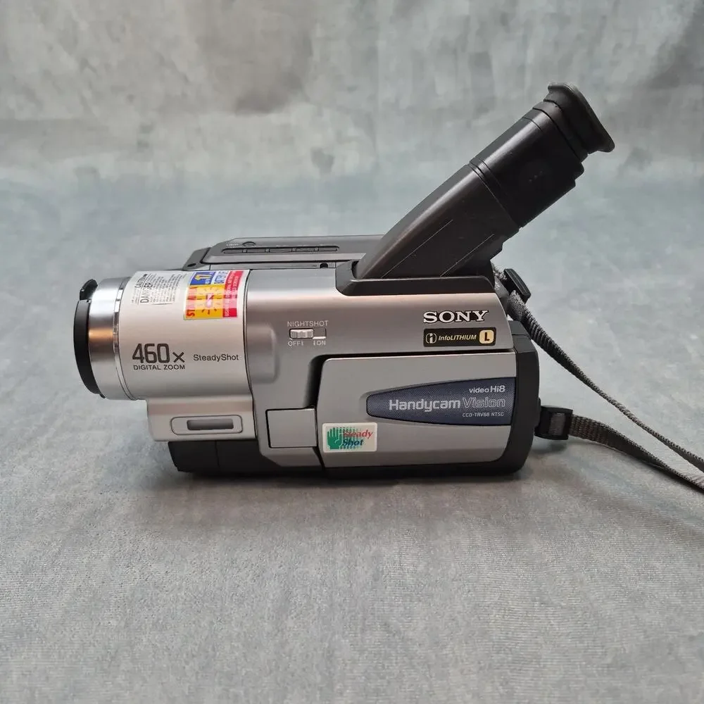 Sony CCD-TRV68 Handycam NTSC Video Hi8 Camcorder w Charger Bundle - Tested